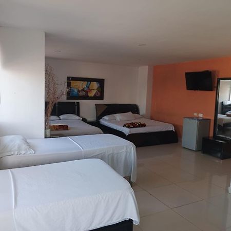 Hotel Intersuites Barranquilla  Exterior photo